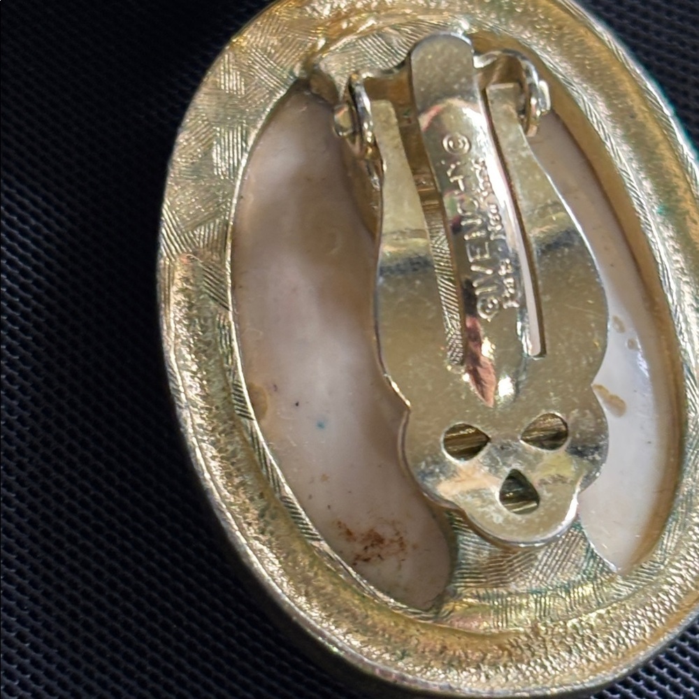 Large Vintage GIVENCHY Cream Simulated Stone (Resin) Clip Earrings - Picture 5 of 9